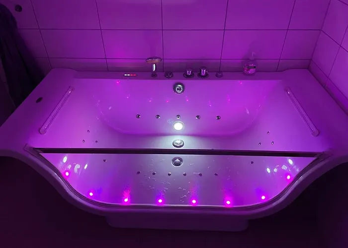 ***upscale***city Center* *